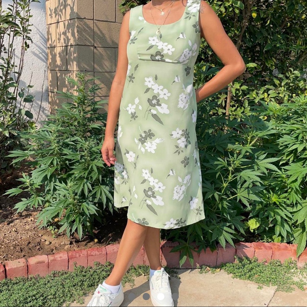 green pastel floral flowers tie back adjustable waist midi vintage dress